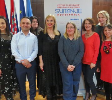 Predavanje prof.dr.sc. Gordane Buljan Flander „Trauma u dječjoj dobi“ - grupna fotografija