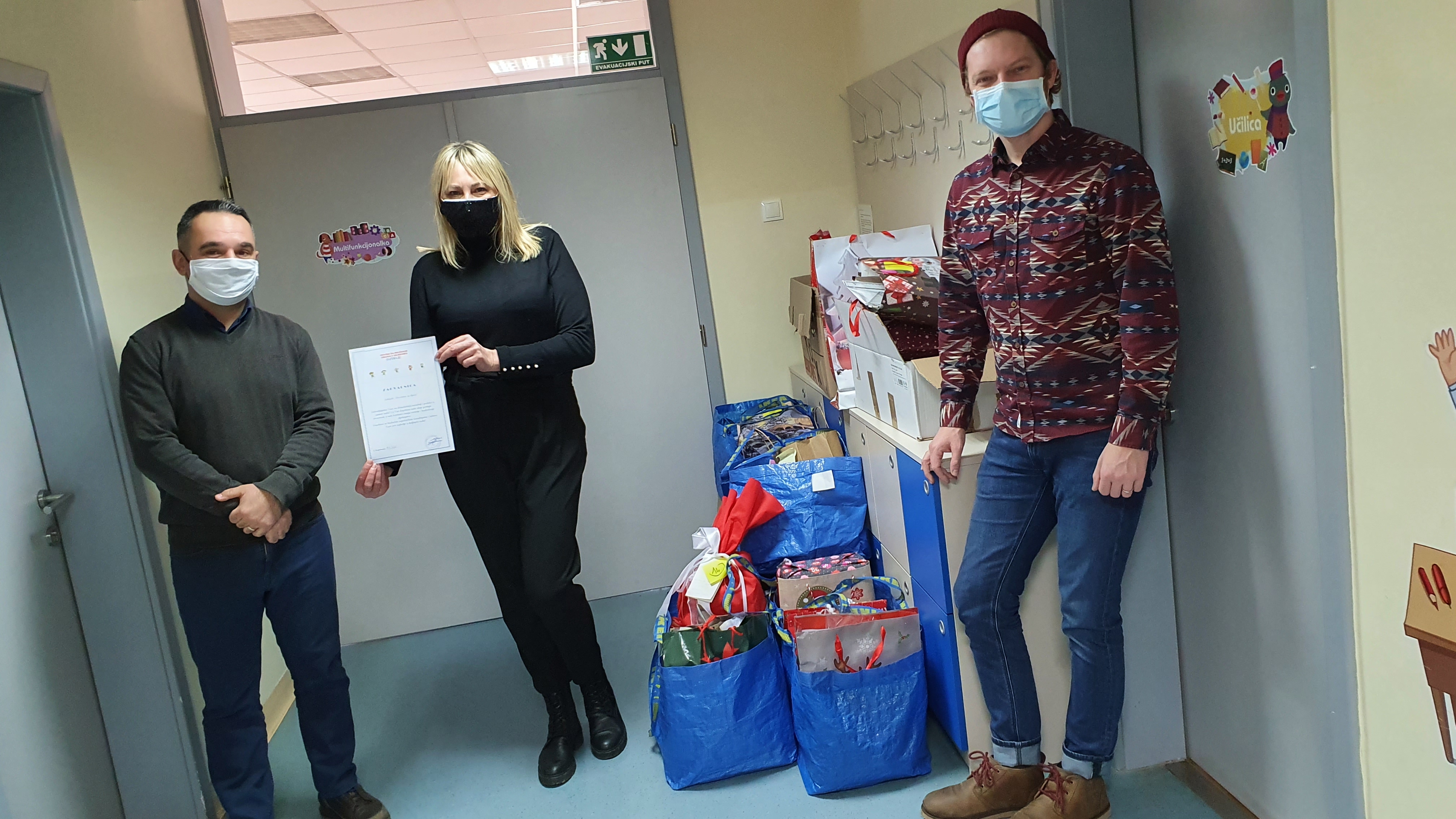 Donacija Zaklade „Hrvatska za djecu“ - predstavnici Zaklade s ravnateljem