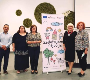 Konferencija projekta „Zaslužujemo najbolje“ Osijek - zajednička fotografija
