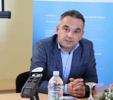 Konferencija projekta „Uspostava infrastrukture za pružanje socijalnih usluga Centra za socijalnu skrb Đurđevac“ - naslovna, ravnatelj centra Svitanje