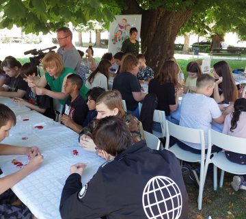 Korisnici na radionici "Perlice" u Muzeju grada Koprivnice