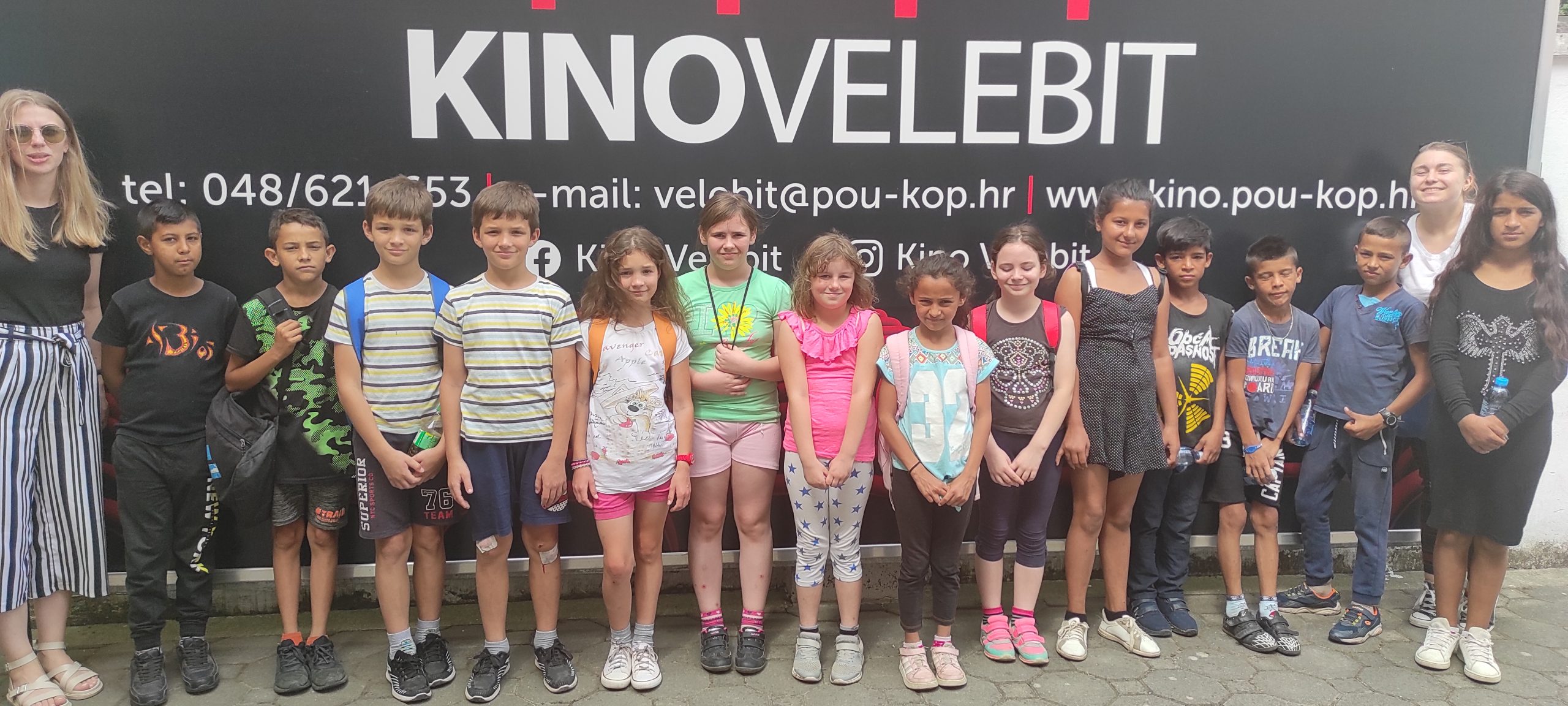 Korisnici ispred kina Velebit