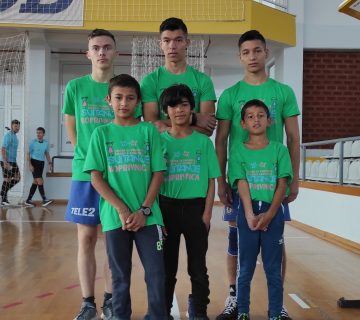 Sportski susreti dječjih domova u nogometu, zajednička fotografija sudionika Svitanja