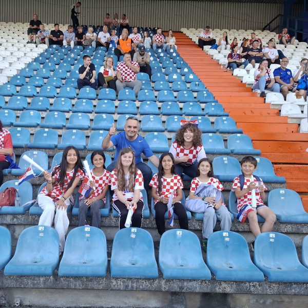 Korisnici Svitanja na utakmici hrvatske reprezentacije 1
